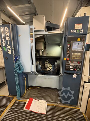 Univerzális megmunkálóközpont MATSUURA NX-520