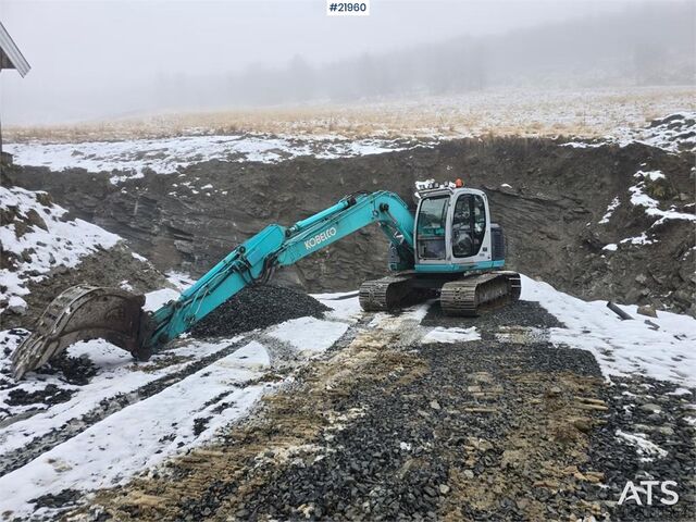 Gravemaskine med larvebånd Kobelco SK135 SR LC tracked excavator with digging bucket