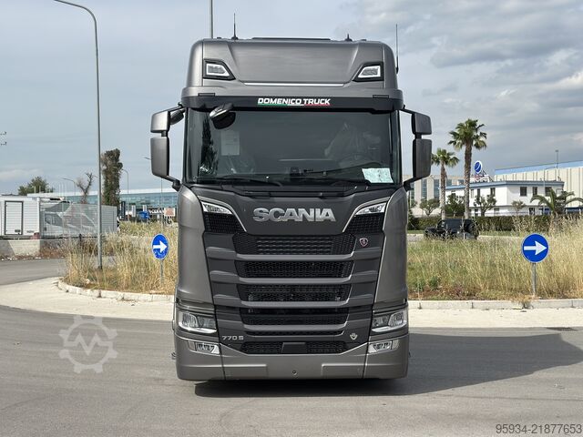 Standart çekici ünitesi SCANIA 770S FULL PNEUMATIC