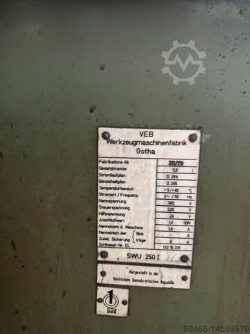 Mașină universală de rectificat scule GOTHA SWV250