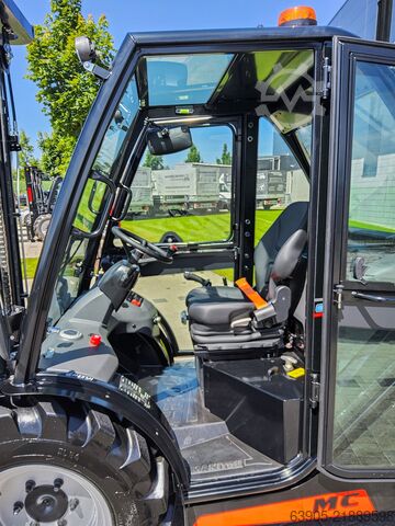 Carrello elevatore fuoristrada Manitou MC 30-4