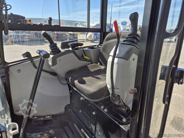 Mini excavators Caterpillar 302.7D