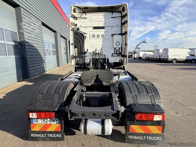 Standard tractor unit Renault T-Series