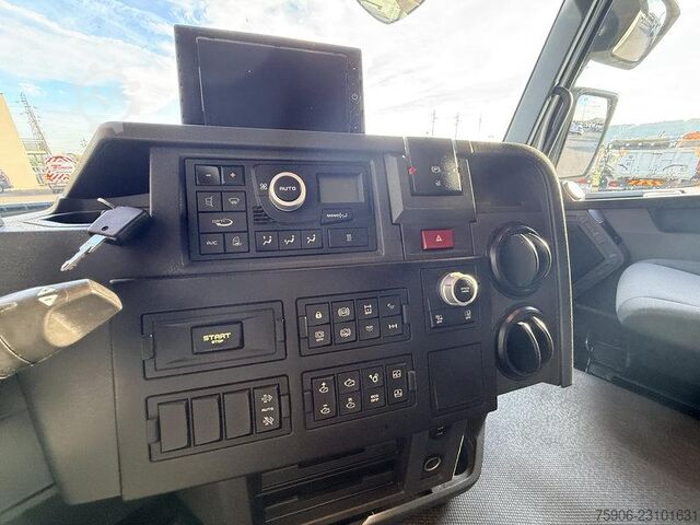 Standard tractor unit Renault T-Series