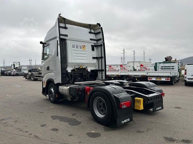 Standard tractor unit Iveco S-WAY