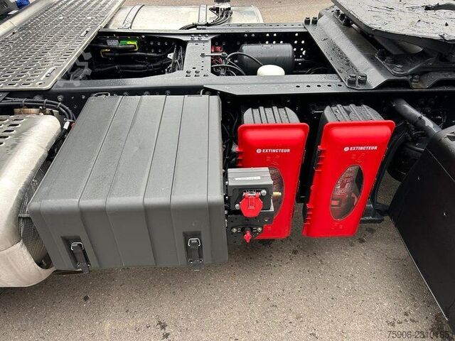 Standard tractor unit Iveco S-WAY