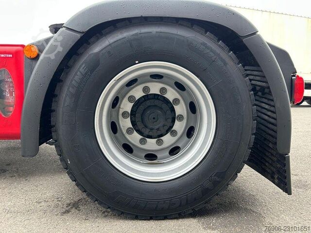 Standard tractor unit Iveco S-WAY