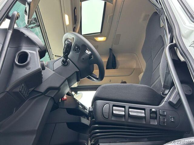 Standard tractor unit Iveco S-WAY
