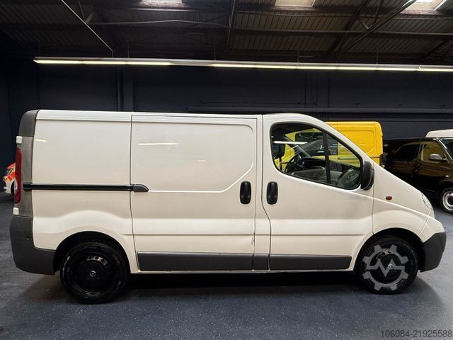 Furgão de painéis OPEL Vivaro Kasten/Kombi L1H1 TÜV NEU 2.Hand