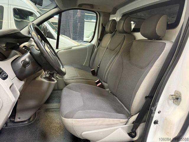 Furgão de painéis OPEL Vivaro Kasten/Kombi L1H1 TÜV NEU 2.Hand