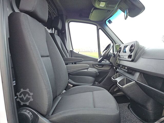 High-roof van MERCEDES-BENZ SPRINTER 316 L2H2 Navi RWD!