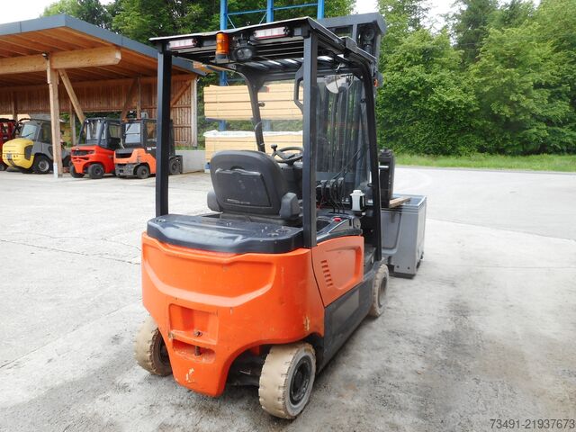 Gaffeltruck DOOSAN B20X-7 Triplex + SS + 4. Kreis