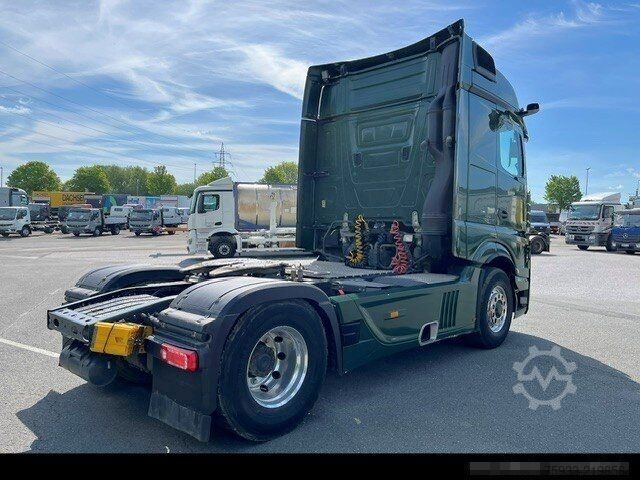 Standard tractor unit MERCEDES-BENZ Actros 1851 LS HAD 4x4 Retarder+Xenon+Hydraulik