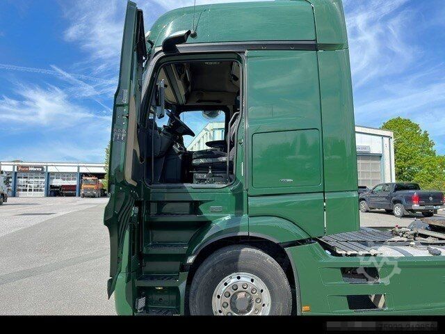 Standard tractor unit MERCEDES-BENZ Actros 1851 LS HAD 4x4 Retarder+Xenon+Hydraulik