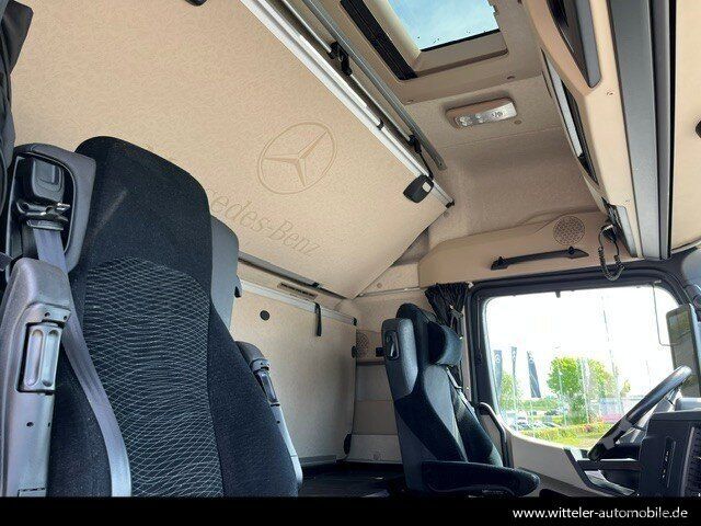 Standard tractor unit MERCEDES-BENZ Actros 1851 LS HAD 4x4 Retarder+Xenon+Hydraulik