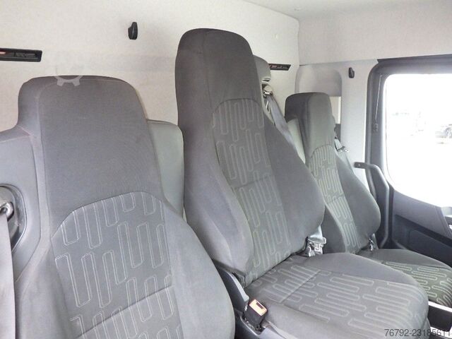 Camion cu platformă MERCEDES-BENZ 1824 L Actros Pritsche 7,10 m/2x AHK/Klima/12tkm