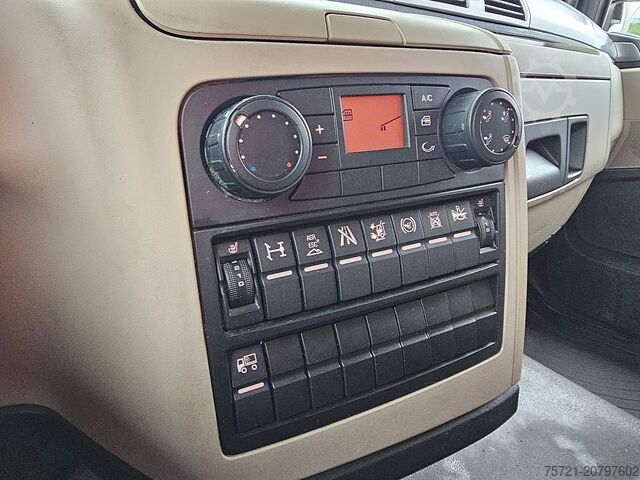 Gesloten bak M.A.N. 8.180 TGL Möbelkoffer