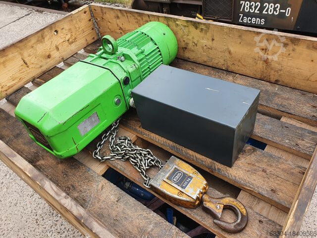 Kettingtakels - 14 stuks DEMAG / STAHL / LIFTKET 2 ton/1 ton / 500 / 250 / 160 / 125 kg.