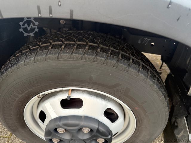 Boxvogn IVECO Daily 35C16 Koffer Ladebordwand 500kg