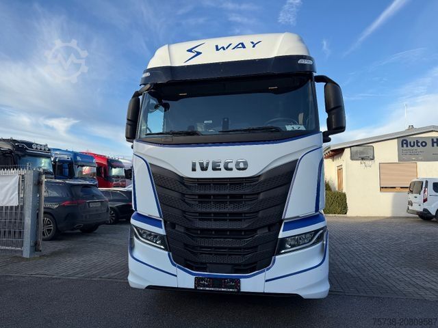 Standard trækkerunit IVECO S-Way 480/Intarder/2xTank/Navi/Spoiler