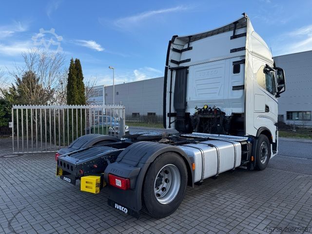 Tractor estándar IVECO S-Way 480/Intarder/2xTank/Navi/Spoiler