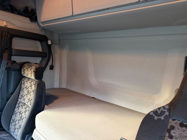 Hazardous materials truck SCANIA R500 /Retarder/Kompressor/ADR Gefahrgut/VOLLLUFT