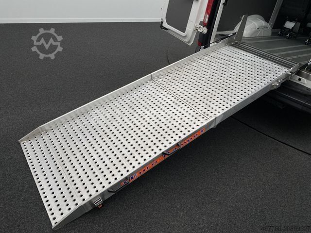 Minibus VOLKSWAGEN Crafter DSG *4MOTION* DACHKLIMA+8-SITZE+ROLLSTUH