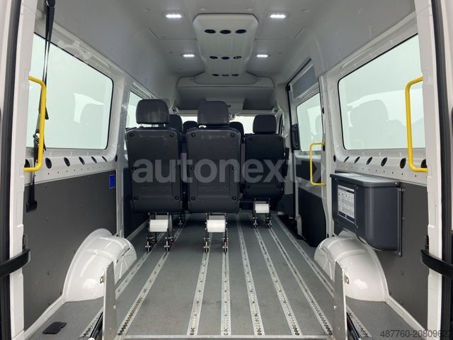 Minibus VOLKSWAGEN Crafter DSG *4MOTION* DACHKLIMA+8-SITZE+ROLLSTUH