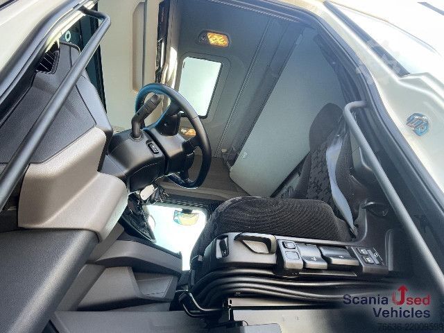 Standardni tegljač Scania R 460 A4x2NA DIFF-L RETARDER P-AIRCO SUPER!