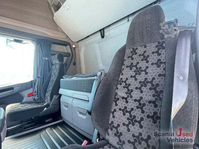 Standardni tegljač Scania R 460 A4x2NA DIFF-L RETARDER P-AIRCO SUPER!