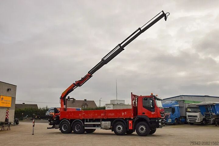 Camión grúa Iveco Trakker 360