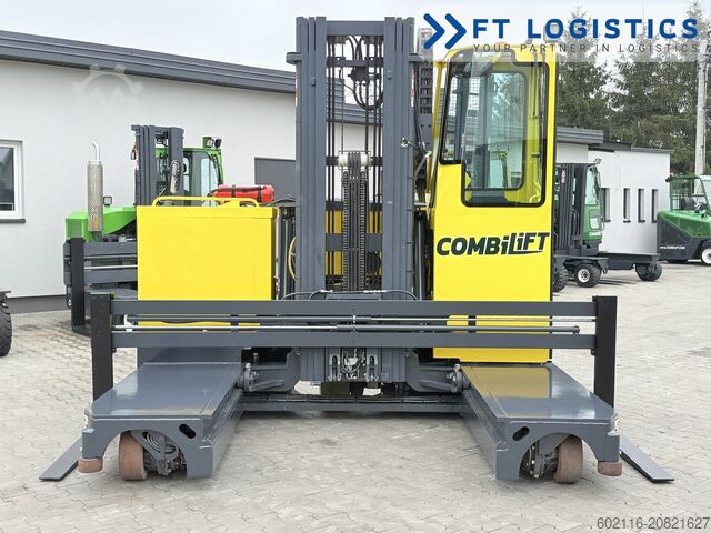 Carretilla retráctil de 4 vías Combilift C3000STE TRIPLEX WIDE POSITIONER CABIN