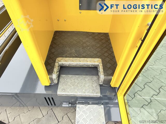 Carretilla retráctil de 4 vías Combilift C3000STE TRIPLEX WIDE POSITIONER CABIN