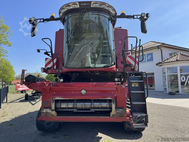 Kombajn sklízecí Case IH Axial-Flow 7240