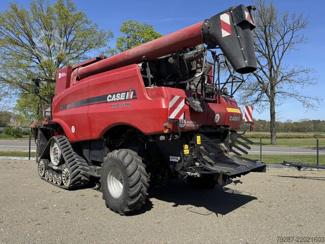 Kombajn sklízecí Case IH Axial-Flow 7240