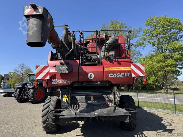 Kombajn sklízecí Case IH Axial-Flow 7240