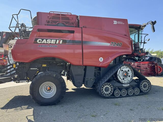 Kombajn sklízecí Case IH Axial-Flow 7240
