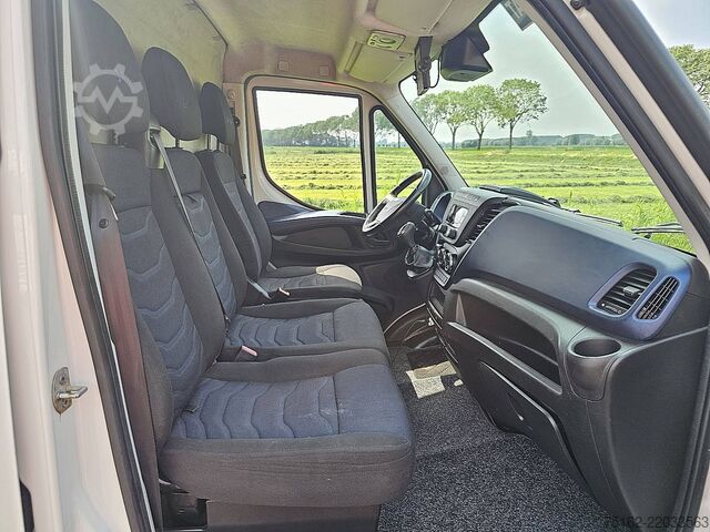 Bestelauto IVECO DAILY 35S14       L2H2 Automaat Euro6