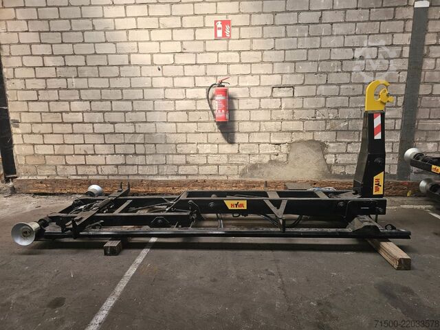Dispozitiv cu cârlig Titan City Hyva 03-28-K-DIN-BF