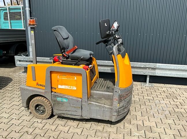 Traktortrækker Jungheinreich EZS 580