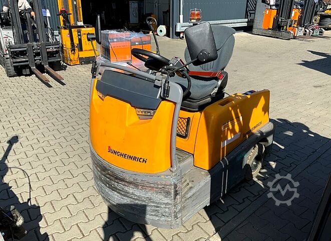 Traktortrækker Jungheinreich EZS 580