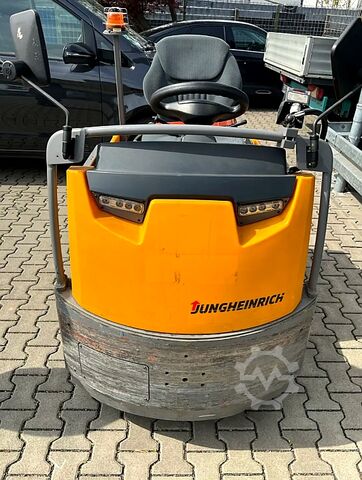 Traktortrækker Jungheinreich EZS 580