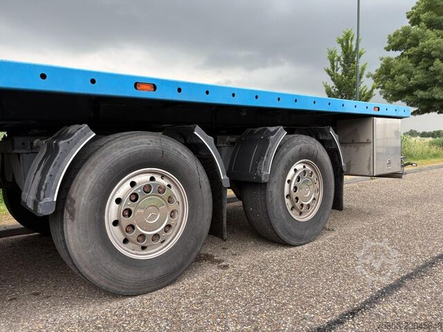 Flatbed Emtech NP3 Platform / Liftaxle / 2x Steering Axle / SA...