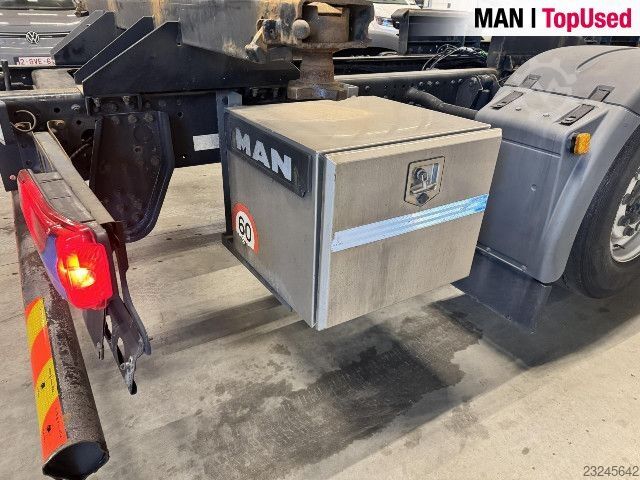 Tehlikeli madde kamyonu MAN TGX 26.500 6X2-2 LL
