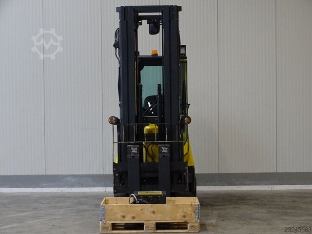 Dar koridorlu forklift Combilift Aisle Master 20SE - TRIPLEX