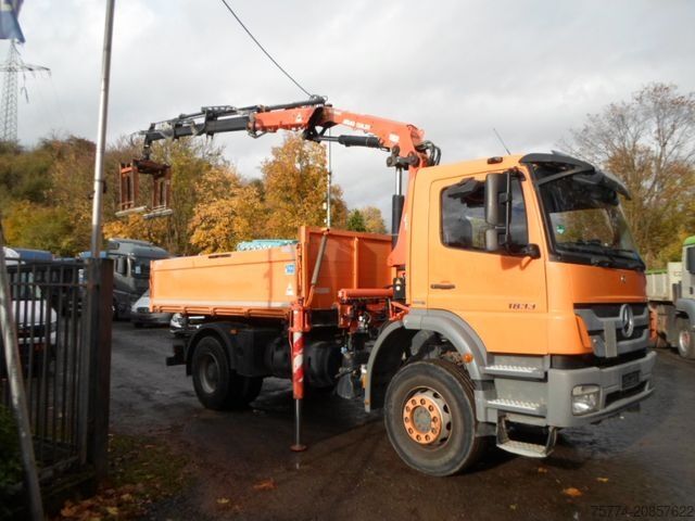 Camion benne MERCEDES-BENZ 1833 K/ Kran ATLAS/ 105000 KM