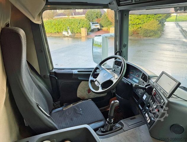Skříňový nákladní automobil SCANIA P230 EURO 3 AIRCO MANUAL GEARBOX VAN BEURDEN ISO