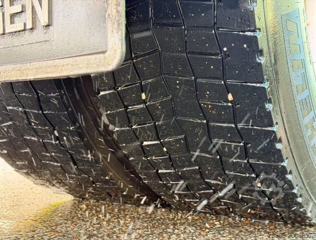 Skříňový nákladní automobil SCANIA P230 EURO 3 AIRCO MANUAL GEARBOX VAN BEURDEN ISO