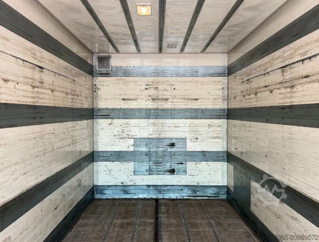 Skříňový nákladní automobil SCANIA P230 EURO 3 AIRCO MANUAL GEARBOX VAN BEURDEN ISO