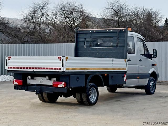 Furgon z żurawiem samochodowym MERCEDES-BENZ Sprinter  519 CDI * 4x4 * TOP